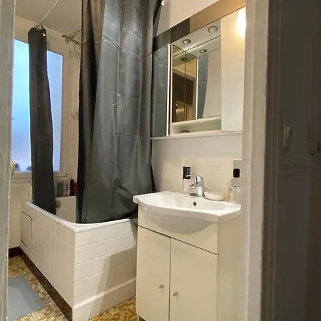 Quarto em Acomodações Particulares En Compartido - - Ubicacion Perfecta Paris